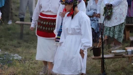 Noc Świętojańska w gminie Hańsk. Widowisko obrzędowe i puszczanie wianków [GALERIA ZDJĘĆ]