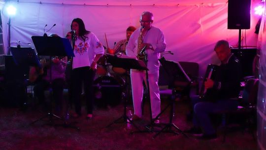 Noc Świętojańska w gminie Hańsk. Widowisko obrzędowe i puszczanie wianków [GALERIA ZDJĘĆ]