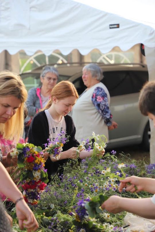 Noc Świętojańska w gminie Hańsk. Widowisko obrzędowe i puszczanie wianków [GALERIA ZDJĘĆ]