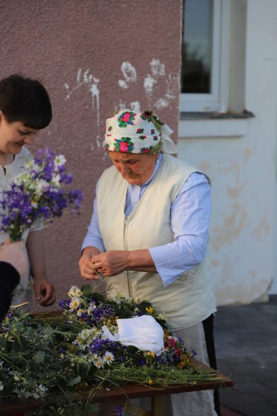 Noc Świętojańska w gminie Hańsk. Widowisko obrzędowe i puszczanie wianków [GALERIA ZDJĘĆ]