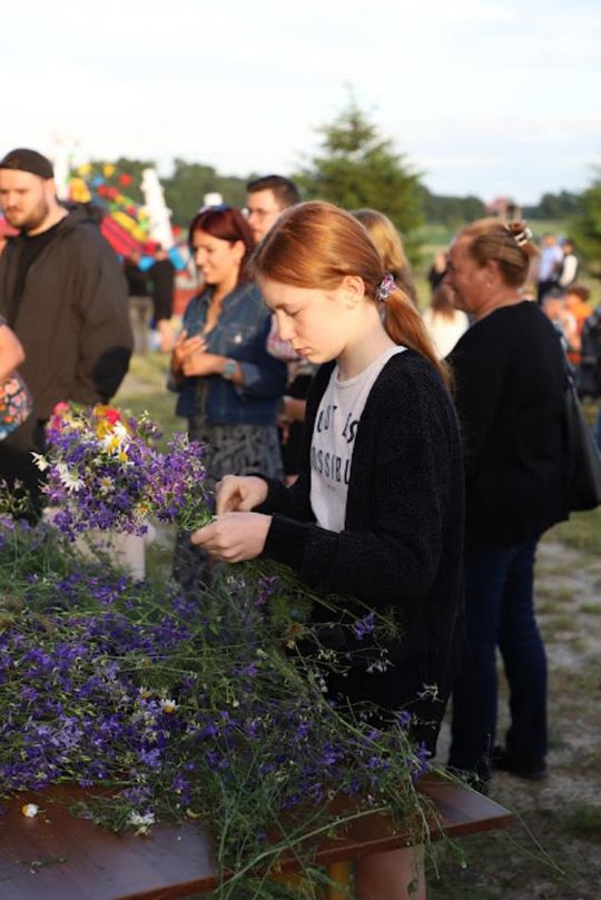 Noc Świętojańska w gminie Hańsk. Widowisko obrzędowe i puszczanie wianków [GALERIA ZDJĘĆ]