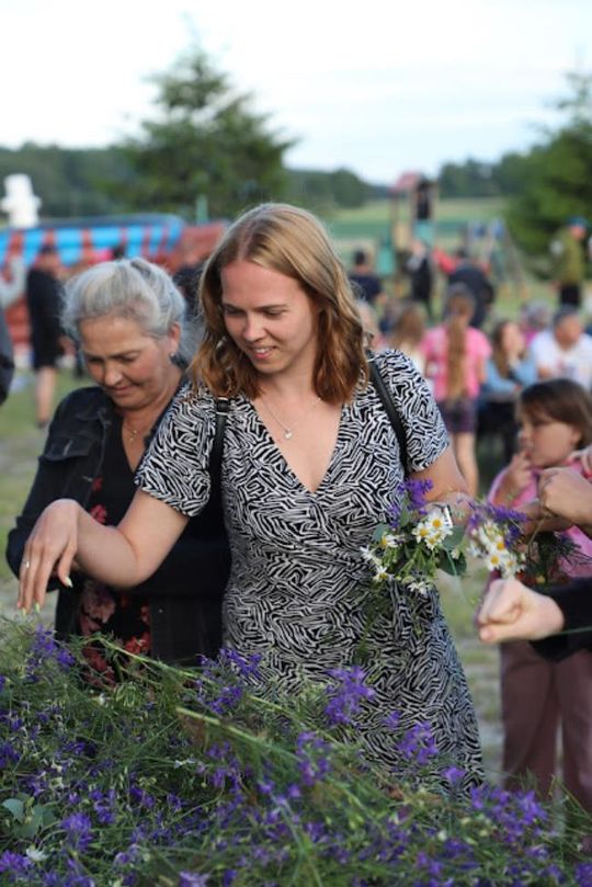 Noc Świętojańska w gminie Hańsk. Widowisko obrzędowe i puszczanie wianków [GALERIA ZDJĘĆ]