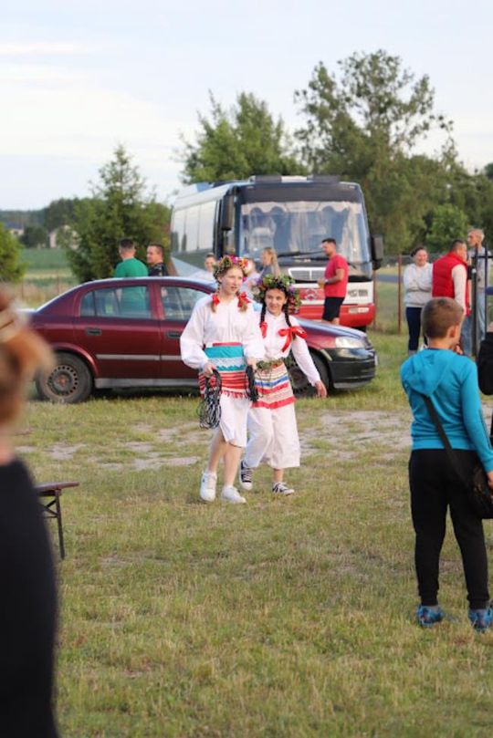 Noc Świętojańska w gminie Hańsk. Widowisko obrzędowe i puszczanie wianków [GALERIA ZDJĘĆ]