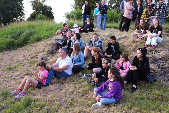 Noc Świętojańska w gminie Hańsk. Widowisko obrzędowe i puszczanie wianków [GALERIA ZDJĘĆ]