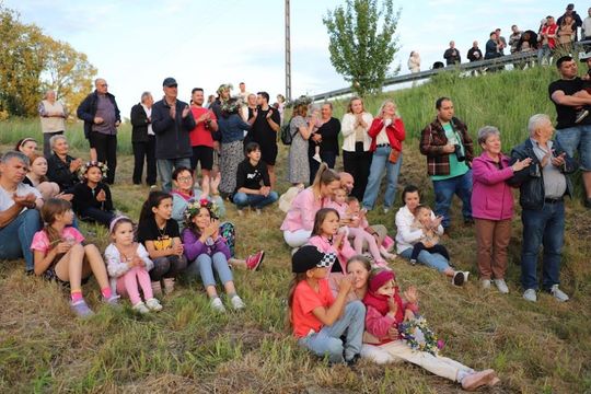 Noc Świętojańska w gminie Hańsk. Widowisko obrzędowe i puszczanie wianków [GALERIA ZDJĘĆ]