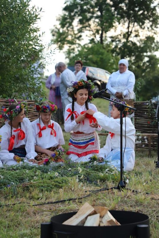 Noc Świętojańska w gminie Hańsk. Widowisko obrzędowe i puszczanie wianków [GALERIA ZDJĘĆ]