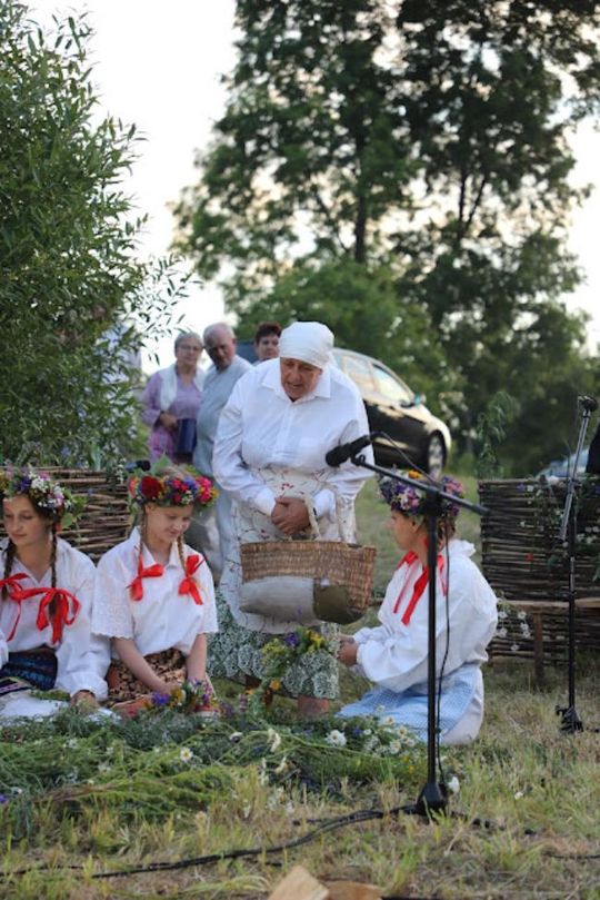Noc Świętojańska w gminie Hańsk. Widowisko obrzędowe i puszczanie wianków [GALERIA ZDJĘĆ]