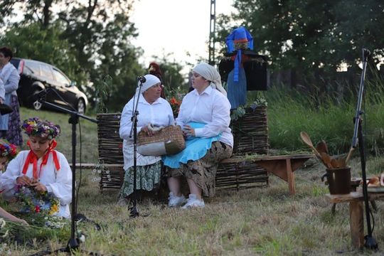 Noc Świętojańska w gminie Hańsk. Widowisko obrzędowe i puszczanie wianków [GALERIA ZDJĘĆ]