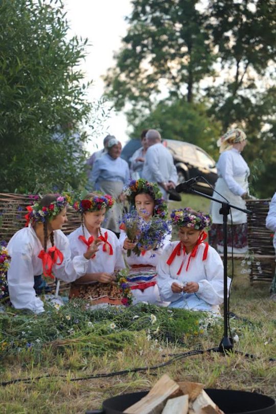 Noc Świętojańska w gminie Hańsk. Widowisko obrzędowe i puszczanie wianków [GALERIA ZDJĘĆ]