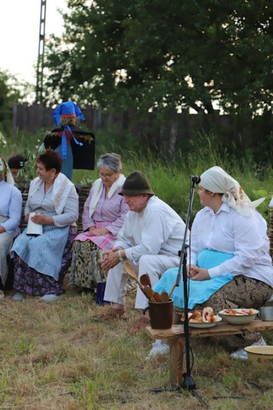 Noc Świętojańska w gminie Hańsk. Widowisko obrzędowe i puszczanie wianków [GALERIA ZDJĘĆ]