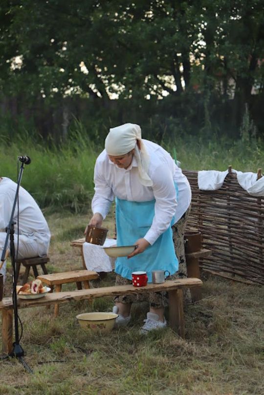 Noc Świętojańska w gminie Hańsk. Widowisko obrzędowe i puszczanie wianków [GALERIA ZDJĘĆ]