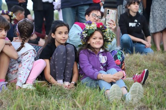 Noc Świętojańska w gminie Hańsk. Widowisko obrzędowe i puszczanie wianków [GALERIA ZDJĘĆ]