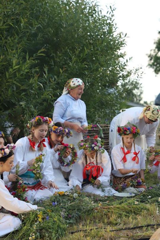 Noc Świętojańska w gminie Hańsk. Widowisko obrzędowe i puszczanie wianków [GALERIA ZDJĘĆ]