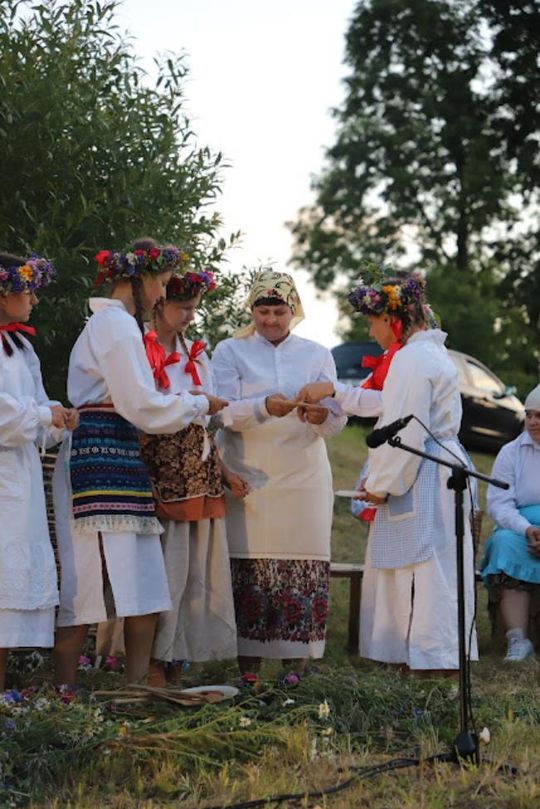 Noc Świętojańska w gminie Hańsk. Widowisko obrzędowe i puszczanie wianków [GALERIA ZDJĘĆ]