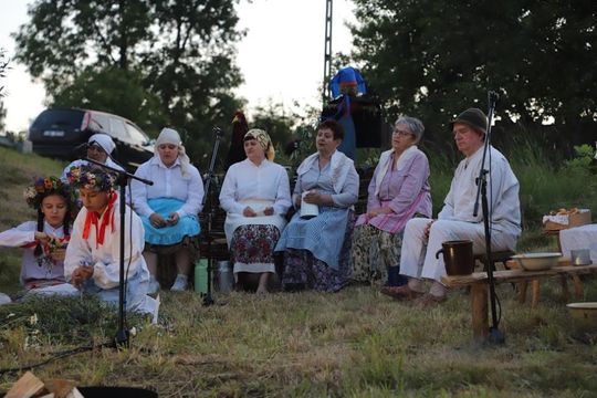 Noc Świętojańska w gminie Hańsk. Widowisko obrzędowe i puszczanie wianków [GALERIA ZDJĘĆ]
