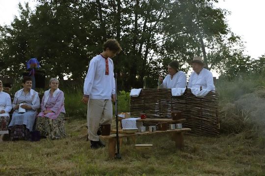 Noc Świętojańska w gminie Hańsk. Widowisko obrzędowe i puszczanie wianków [GALERIA ZDJĘĆ]