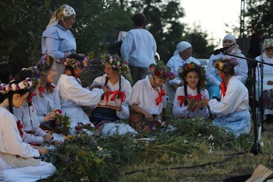 Noc Świętojańska w gminie Hańsk. Widowisko obrzędowe i puszczanie wianków [GALERIA ZDJĘĆ]
