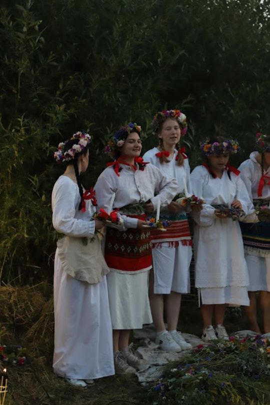 Noc Świętojańska w gminie Hańsk. Widowisko obrzędowe i puszczanie wianków [GALERIA ZDJĘĆ]