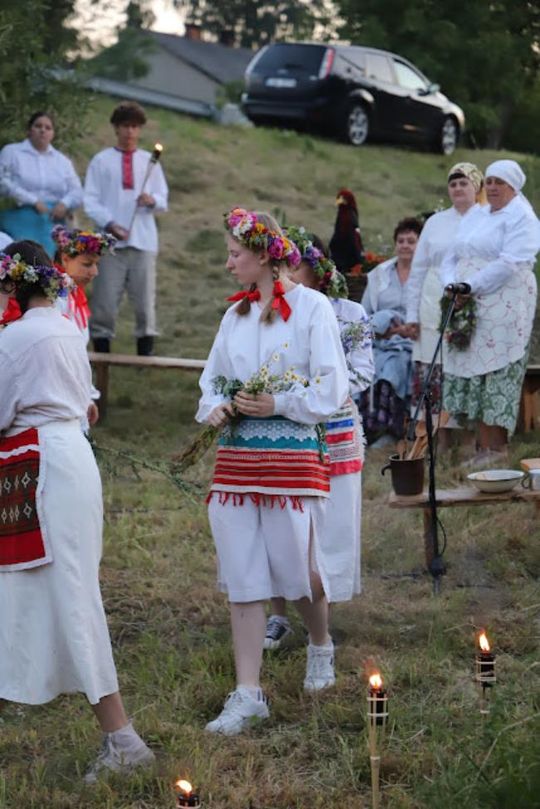 Noc Świętojańska w gminie Hańsk. Widowisko obrzędowe i puszczanie wianków [GALERIA ZDJĘĆ]