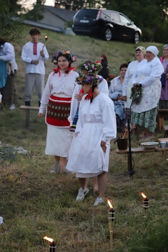 Noc Świętojańska w gminie Hańsk. Widowisko obrzędowe i puszczanie wianków [GALERIA ZDJĘĆ]