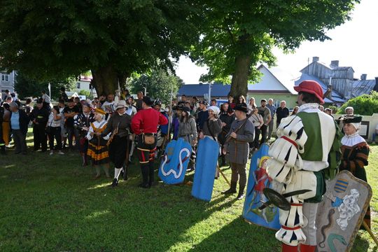 Gm. Wojsławice. XVIII Dni Jakuba Wędrowycza. Działo się! Prelekcje, konkursy, gry i bitwy cz. II [GALERIA ZDJĘĆ]