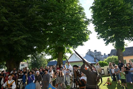 Gm. Wojsławice. XVIII Dni Jakuba Wędrowycza. Działo się! Prelekcje, konkursy, gry i bitwy cz. II [GALERIA ZDJĘĆ]