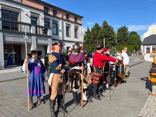 Gm. Wojsławice. XVIII Dni Jakuba Wędrowycza. Działo się! Prelekcje, konkursy, gry i bitwy cz. II [GALERIA ZDJĘĆ]