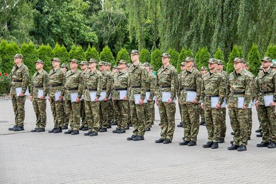 Chełm. Ślubowanie nowych funkcjonariuszy Nadbużańskiego Oddziału Straży Granicznej [GALERIA ZDJĘĆ]