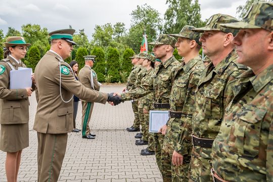 Chełm. Ślubowanie nowych funkcjonariuszy Nadbużańskiego Oddziału Straży Granicznej [GALERIA ZDJĘĆ]