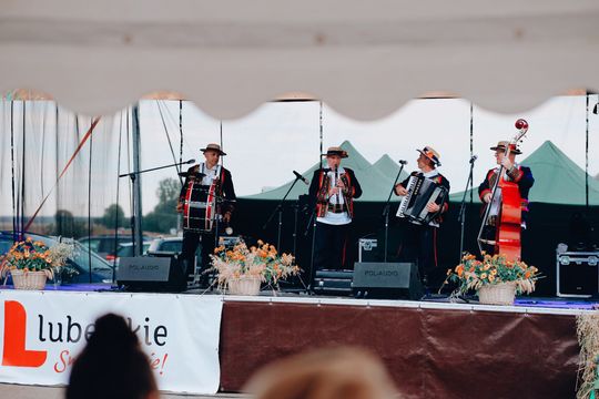 Gm. Leśniowice. Udane Żniwowanie na Maczułach. Tradycja, kultura, dobra zabawa [GALERIA ZDJĘĆ]