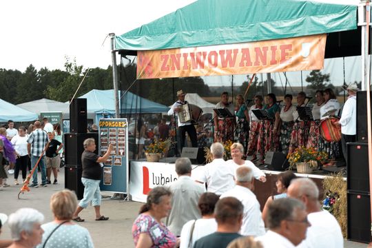 Gm. Leśniowice. Udane Żniwowanie na Maczułach. Tradycja, kultura, dobra zabawa [GALERIA ZDJĘĆ]