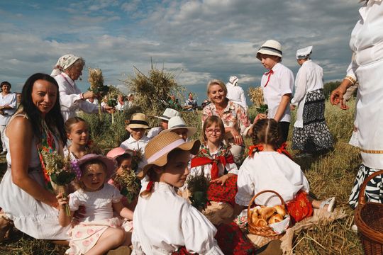 Gm. Leśniowice. Udane Żniwowanie na Maczułach. Tradycja, kultura, dobra zabawa [GALERIA ZDJĘĆ]