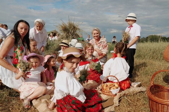 Gm. Leśniowice. Udane Żniwowanie na Maczułach. Tradycja, kultura, dobra zabawa [GALERIA ZDJĘĆ]