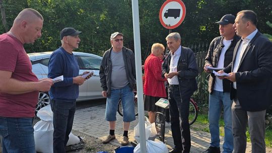 Gm. Chełm. Urządzili targ po swojemu. Rolnicy będą mieć swoje miejsce do handlowania [ZDJĘCIA]