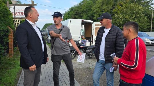 Gm. Chełm. Urządzili targ po swojemu. Rolnicy będą mieć swoje miejsce do handlowania [ZDJĘCIA]