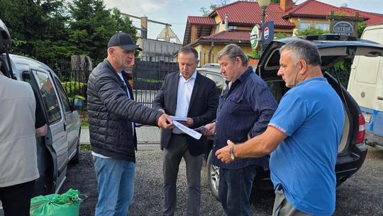 Gm. Chełm. Urządzili targ po swojemu. Rolnicy będą mieć swoje miejsce do handlowania [ZDJĘCIA]