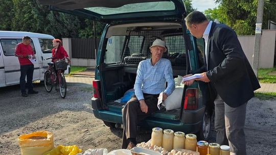Gm. Chełm. Urządzili targ po swojemu. Rolnicy będą mieć swoje miejsce do handlowania [ZDJĘCIA]