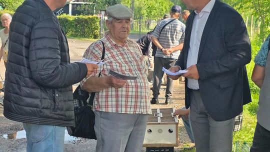 Gm. Chełm. Urządzili targ po swojemu. Rolnicy będą mieć swoje miejsce do handlowania [ZDJĘCIA]