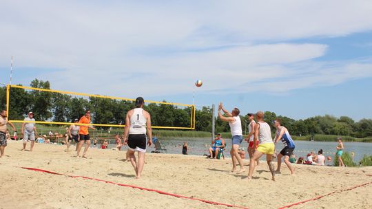 Gm. Kamień. Siatkówka Plażowa o „Puchar Wójta” 2025 [GALERIA ZDJĘĆ]