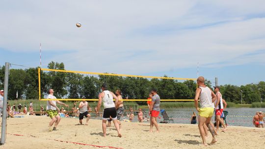 Gm. Kamień. Siatkówka Plażowa o „Puchar Wójta” 2025 [GALERIA ZDJĘĆ]