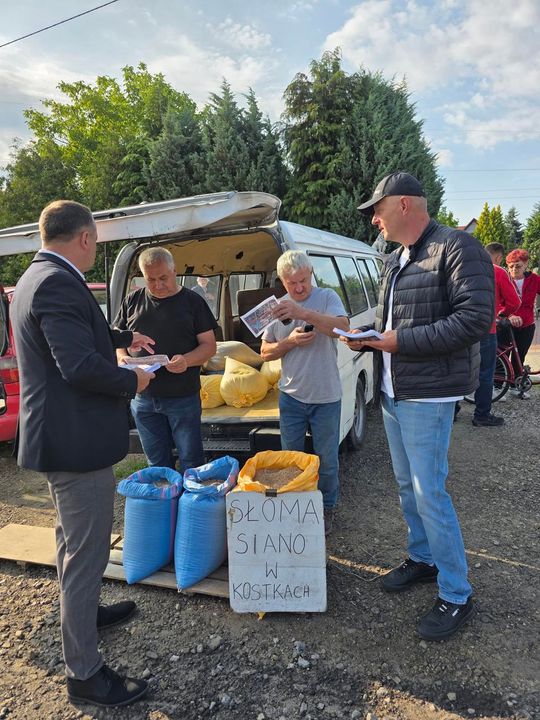 Gm. Chełm. Urządzili targ po swojemu. Rolnicy będą mieć swoje miejsce do handlowania [ZDJĘCIA]