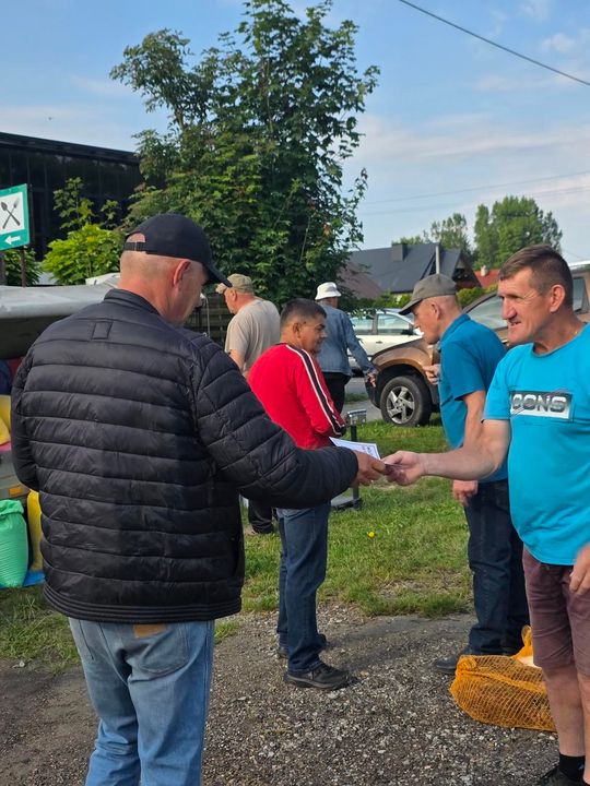 Gm. Chełm. Urządzili targ po swojemu. Rolnicy będą mieć swoje miejsce do handlowania [ZDJĘCIA]