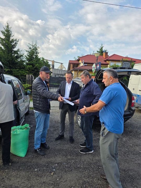 Gm. Chełm. Urządzili targ po swojemu. Rolnicy będą mieć swoje miejsce do handlowania [ZDJĘCIA]