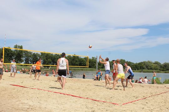 Gm. Kamień. Siatkówka Plażowa o „Puchar Wójta” 2025 [GALERIA ZDJĘĆ]
