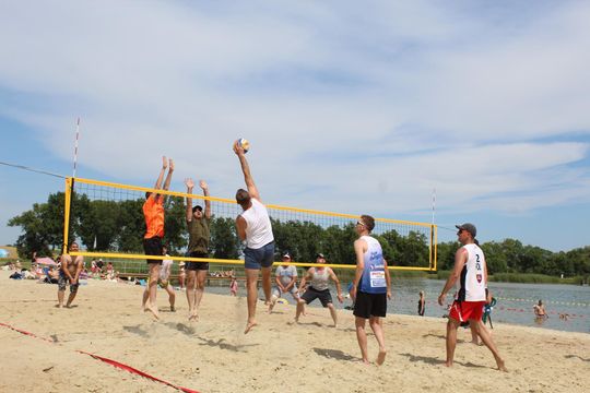 Gm. Kamień. Siatkówka Plażowa o „Puchar Wójta” 2025 [GALERIA ZDJĘĆ]