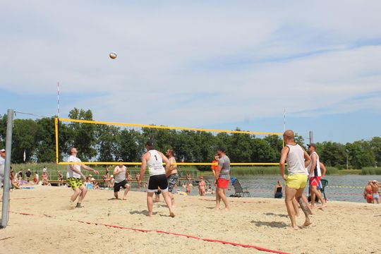 Gm. Kamień. Siatkówka Plażowa o „Puchar Wójta” 2025 [GALERIA ZDJĘĆ]