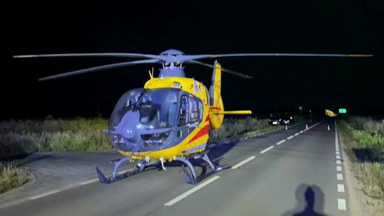 BMW zderzyło się z ciężarówką na DK2. Nie żyje jedna osoba, trzy w szpitalu [WIDEO, ZDJĘCIA]