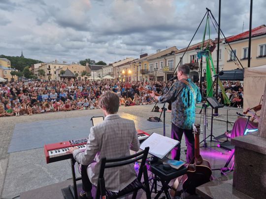 Chełm. XV Międzynarodowy Festiwal Śladami Singera na Placu Łuczkowskiego [GALERIA ZDJĘĆ]