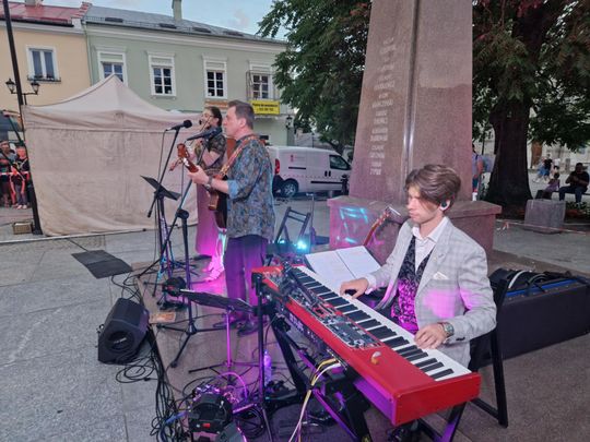 Chełm. XV Międzynarodowy Festiwal Śladami Singera na Placu Łuczkowskiego [GALERIA ZDJĘĆ]