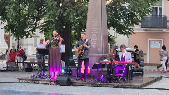 Chełm. XV Międzynarodowy Festiwal Śladami Singera na Placu Łuczkowskiego [GALERIA ZDJĘĆ]